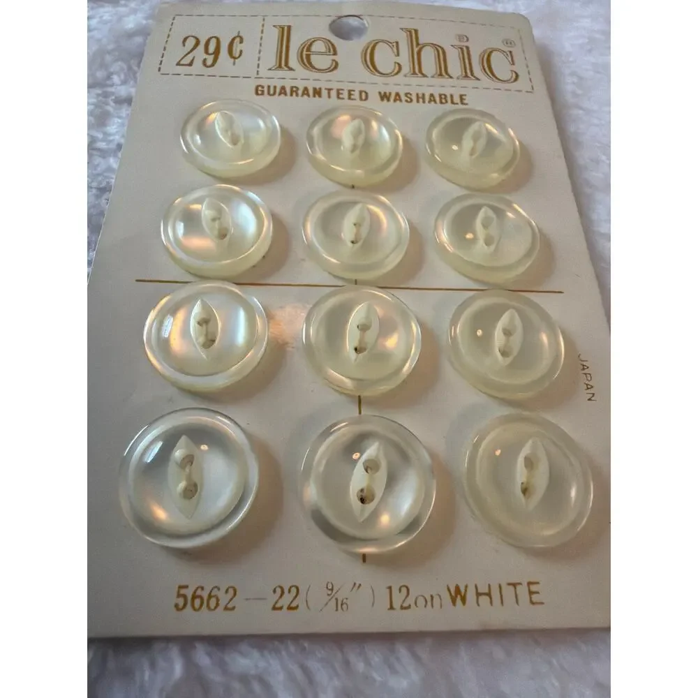 Vintage Le Chic White Clear 2 Hole Sewing Buttons 5662-22 Japan NOS Set of 12